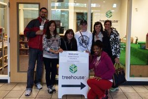 Guidant Financial volunteering at Treehouse