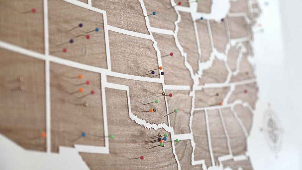 View of state map with pins. (Complete Guide to Payroll for Small Businesses - Guidant Financial.)